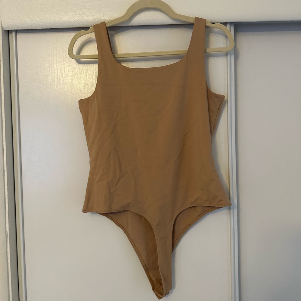 NWT Banana Republic Tank Body Suit in Tan Size M